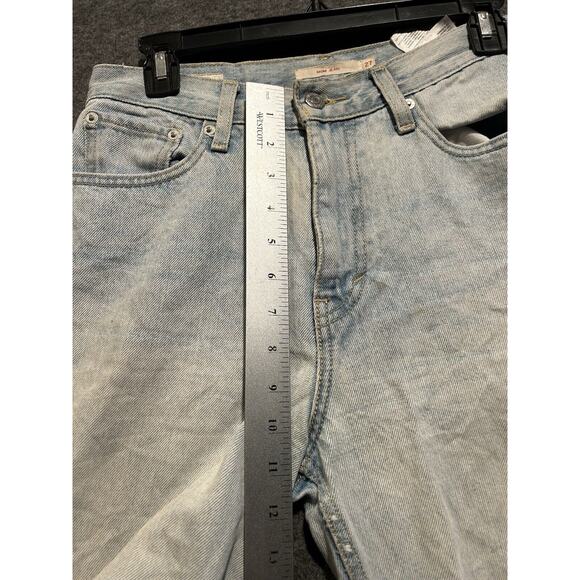 Levi's Womens Jeans Size 27x25 Blue Denim Mom Jeans Cotton Denim Light Wash - Picture 4 of 9